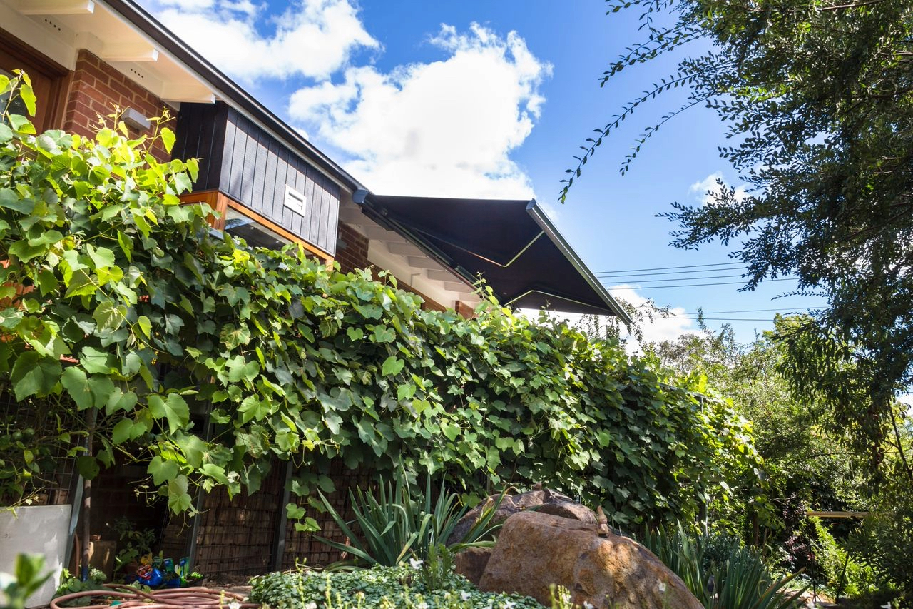 Helioscreen-full-cassette-awning-lyneham-act