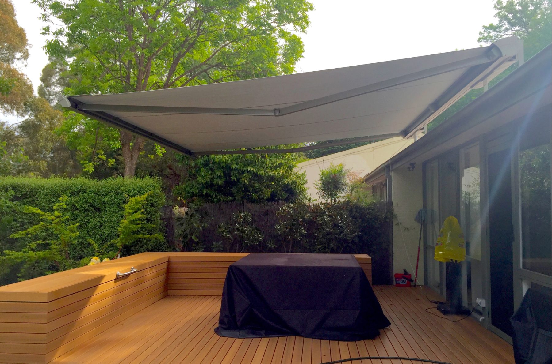 Helioscreen-full-cassette-awning-curtain-act