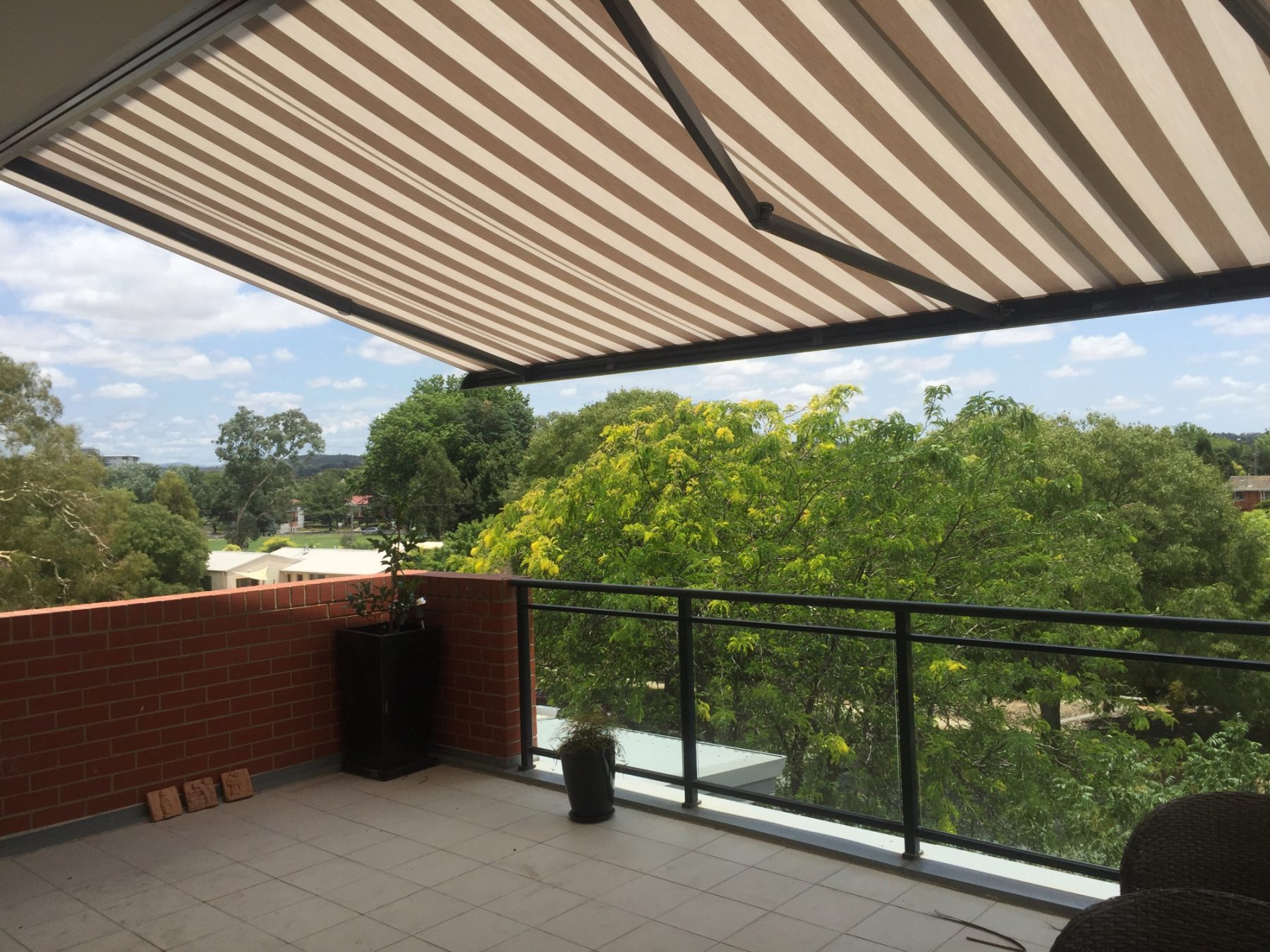 Helioscreen-full-cassette-awning-2015-ainslie-act