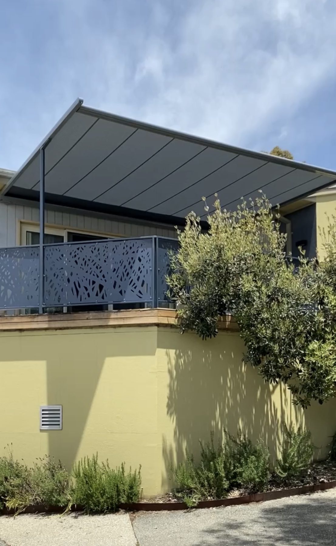 Markilux-Pergola-classic-retractable-sunroof-lyneham-ACT